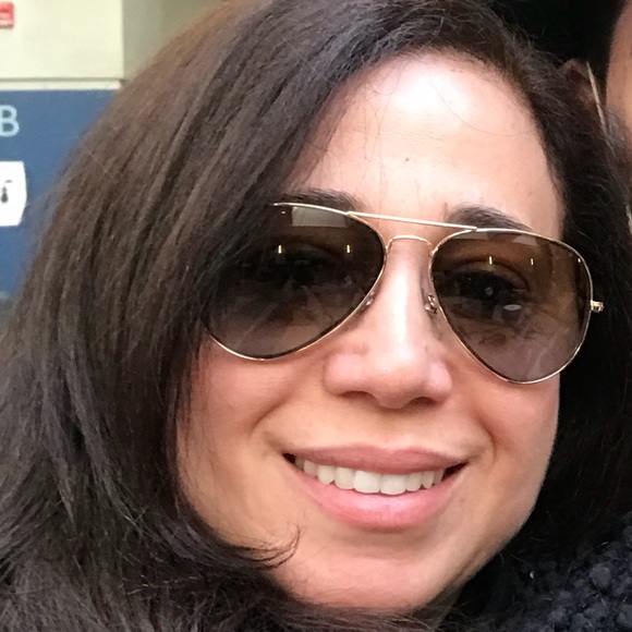 Meet your Posher, Nadia - Picture 1 of 1